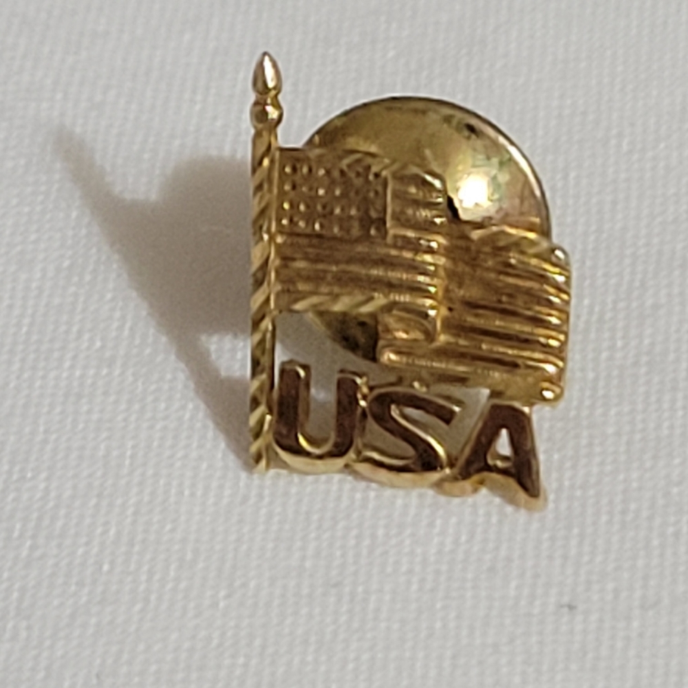Vintage 14k USA Flag Pin